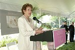 Lynn Redgrave<br>at the Women's Council in support of the Leon Hess Cancer Center at the Monmouth Medical Center annual membership luncheon &quot The Power of Pink&quot at the home of Judith Stanley Coleman in Middletown, N.J. on 7-21-05. all photos by Rob Rich copyright 2005 516-676-3939 robwayne1@aol.com